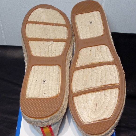 NIB Vera Bradley Embroidered Flower Espadrilles - Picture 4 of 6